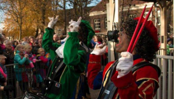 Pietenband zorgt voor extra sfeer bij de wedstrijd VVOG - ONS Sneek