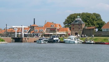 Koop lokaal bij onze sponsoren! 