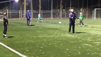 Eerste centrale training voor de meiden