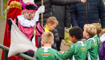 Sinterklaas en zijn voetbalpieten kwamen op bezoek!