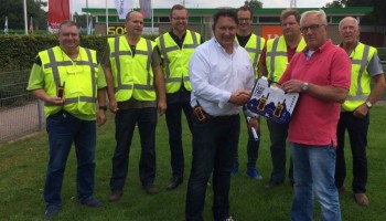 Toezicht & Veiligheid ontvangt nieuwe portofoons van de ZAVO