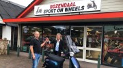 Gelukkige winnaar scooterloterij is Tjerk Severein      