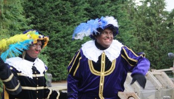 Sint en Piet op bezoek op de Strokel