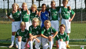 VVOG E1 straalt in spiksplinternieuwe tenues