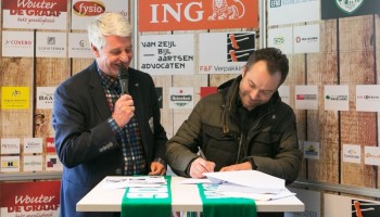 Qimarox en Saled hebben zich afgelopen zaterdag als sponsor van het LED-scherm verbonden met VVOG