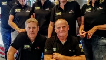 Vrijwilligers kantineteam ontvingen nieuwe shirts