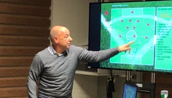 Presentatie over spelwijze voor jeugdselectietrainers