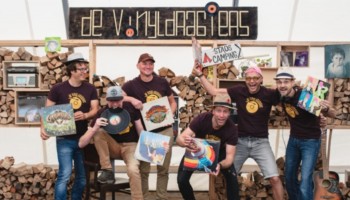 De Vinyldraaiers draaien door tijdens stamppot buffet van Slagerij Uit de Bosch